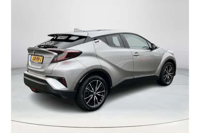 Toyota C-HR (2019) thumbnail 5