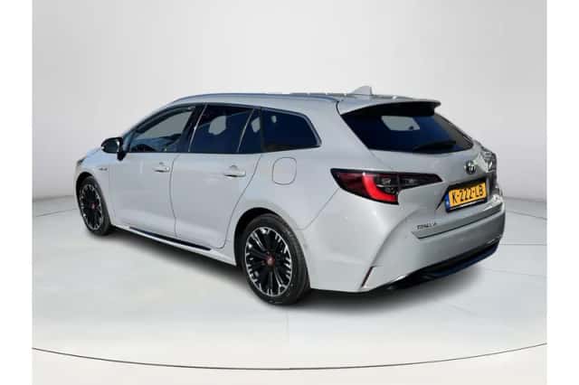 Toyota Corolla (2021) thumbnail 3