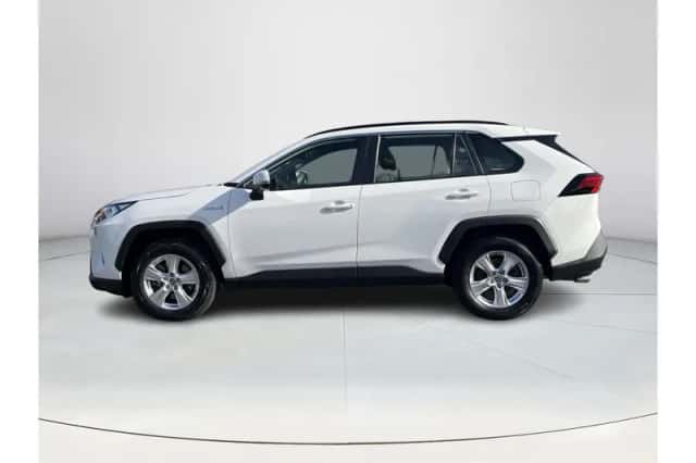 Toyota RAV4 (2021) thumbnail 2