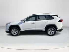 Toyota RAV4 (2021) thumbnail 2
