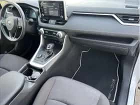 Toyota RAV4 (2021) thumbnail 11