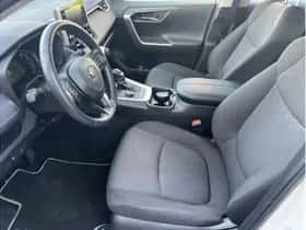 Toyota RAV4 (2021) thumbnail 12