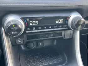 Toyota RAV4 (2021) thumbnail 16