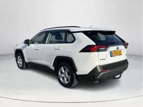 Toyota RAV4 (2021) thumbnail 3