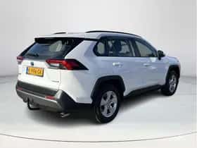 Toyota RAV4 (2021) thumbnail 5