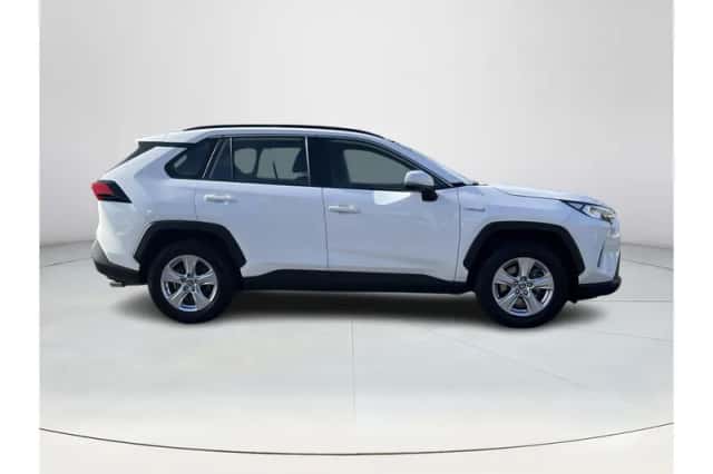Toyota RAV4 (2021) thumbnail 6