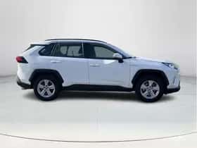 Toyota RAV4 (2021) thumbnail 6