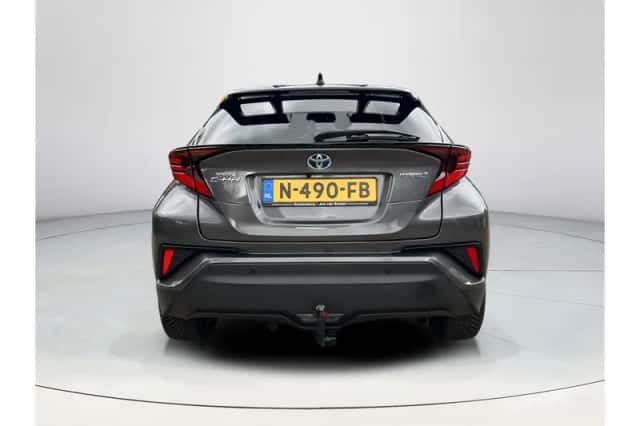 Toyota C-HR (2021) thumbnail 4