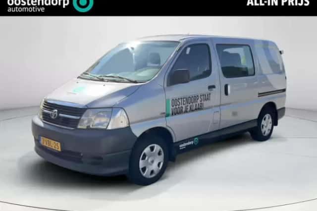 Toyota HiAce (2009) thumbnail 1