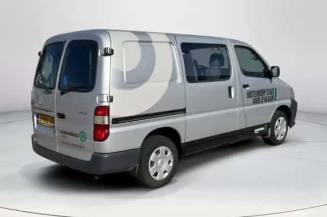 Toyota HiAce (2009) thumbnail 5