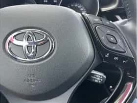Toyota C-HR (2022) thumbnail 18