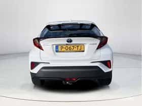 Toyota C-HR (2022) thumbnail 4