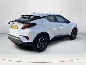 Toyota C-HR (2022) thumbnail 5