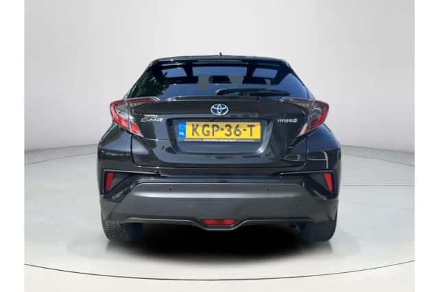 Toyota C-HR (2017) thumbnail 4