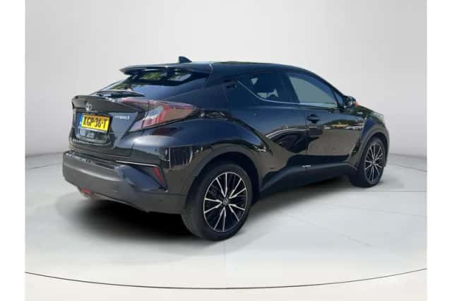 Toyota C-HR (2017) thumbnail 5