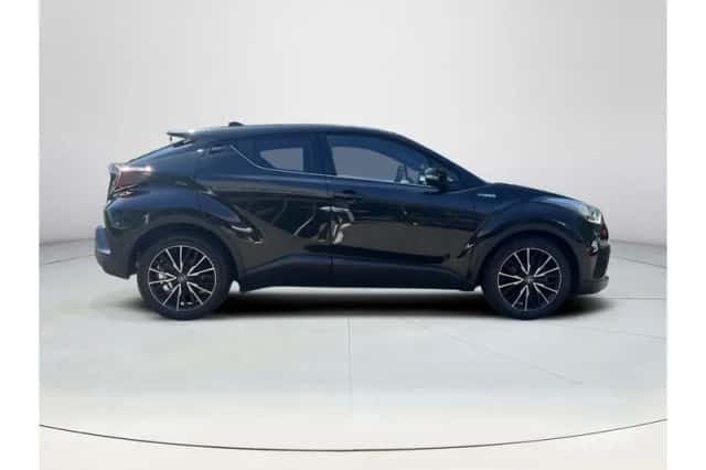 Toyota C-HR (2017) thumbnail 6