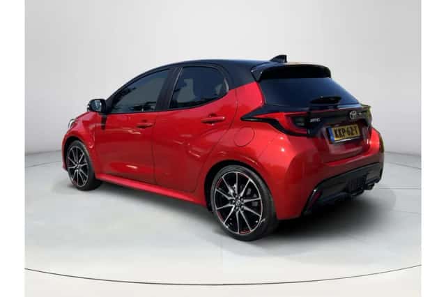 Toyota Yaris (2022) thumbnail 3
