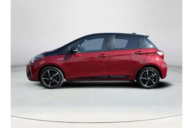 Toyota Yaris (2019) thumbnail 2