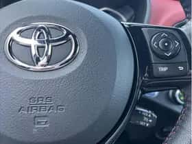 Toyota Yaris (2019) thumbnail 17