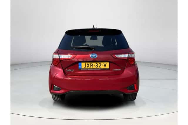 Toyota Yaris (2019) thumbnail 4