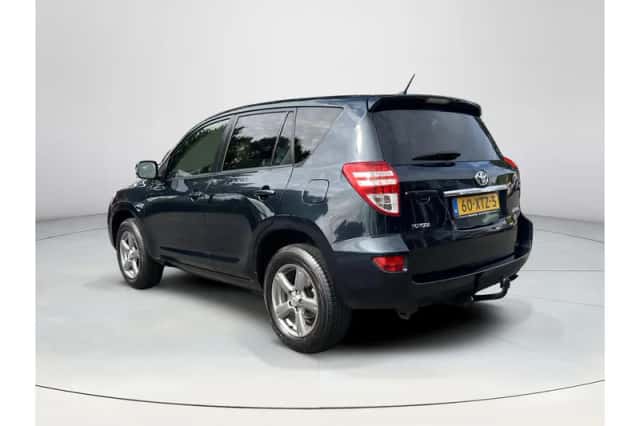 Toyota RAV4 (2012) thumbnail 3