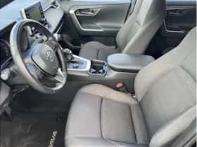 Toyota RAV4 (2021) thumbnail 12