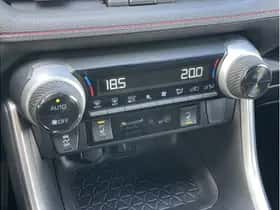 Toyota RAV4 (2021) thumbnail 16