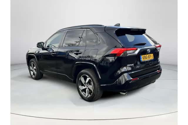 Toyota RAV4 (2021) thumbnail 3