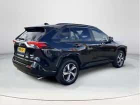 Toyota RAV4 (2021) thumbnail 5