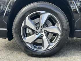 Toyota RAV4 (2021) thumbnail 9