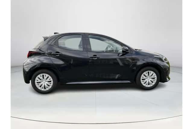 Toyota Yaris (2023) thumbnail 6