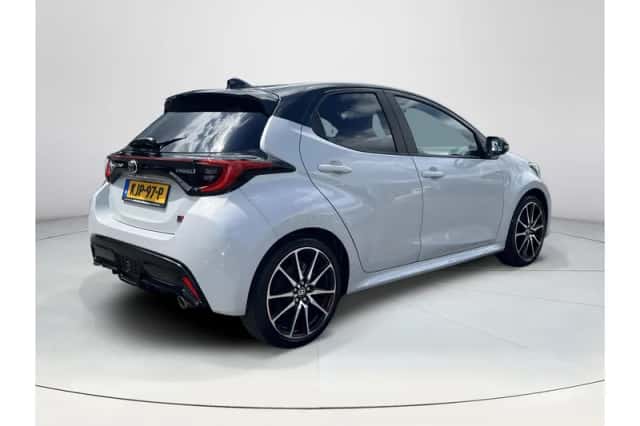 Toyota Yaris (2023) thumbnail 5
