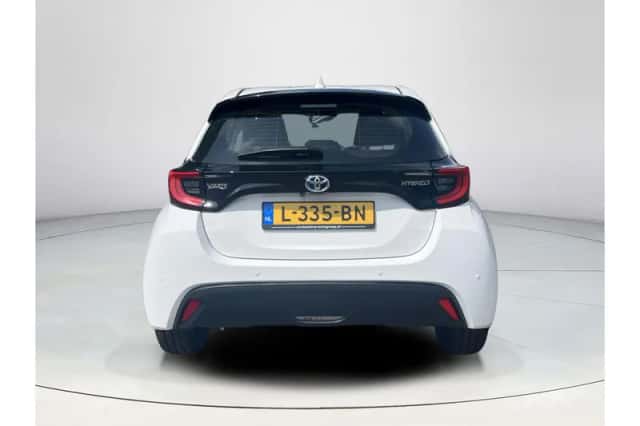 Toyota Yaris (2021) thumbnail 4