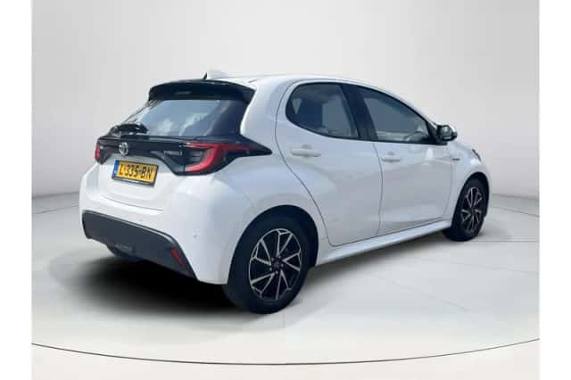 Toyota Yaris (2021) thumbnail 5