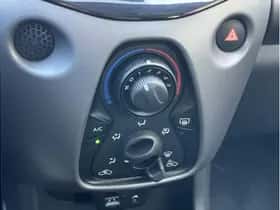 Toyota Aygo (2021) thumbnail 12