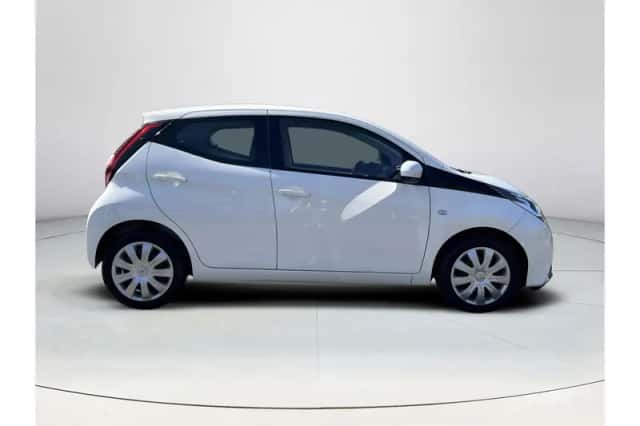 Toyota Aygo (2021) thumbnail 6