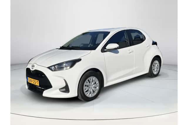 Toyota Yaris (2024) thumbnail 1