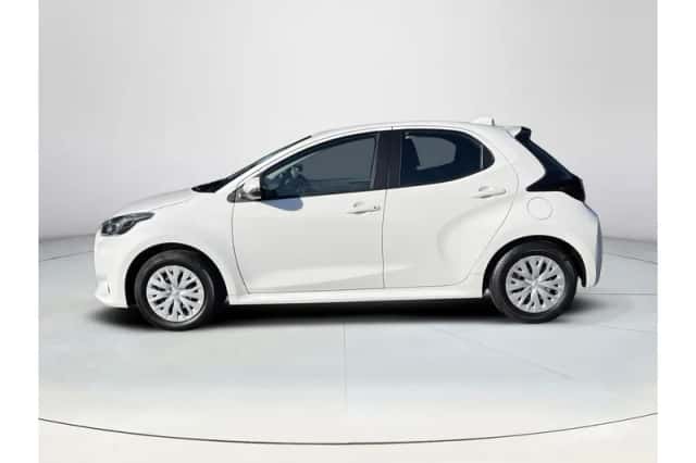 Toyota Yaris (2024) thumbnail 2