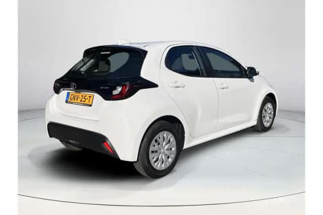 Toyota Yaris (2024) thumbnail 5