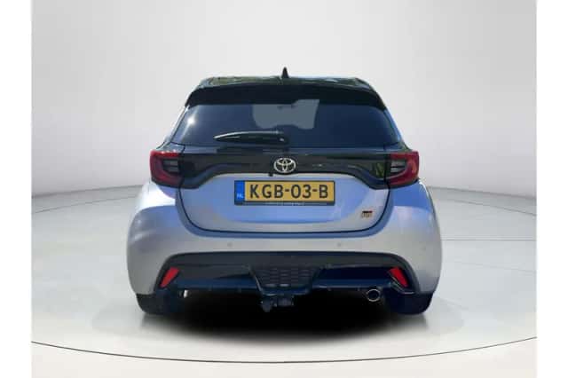 Toyota Yaris (2025) thumbnail 4