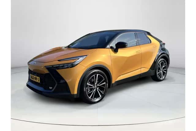 Toyota C-HR (2024) thumbnail 1
