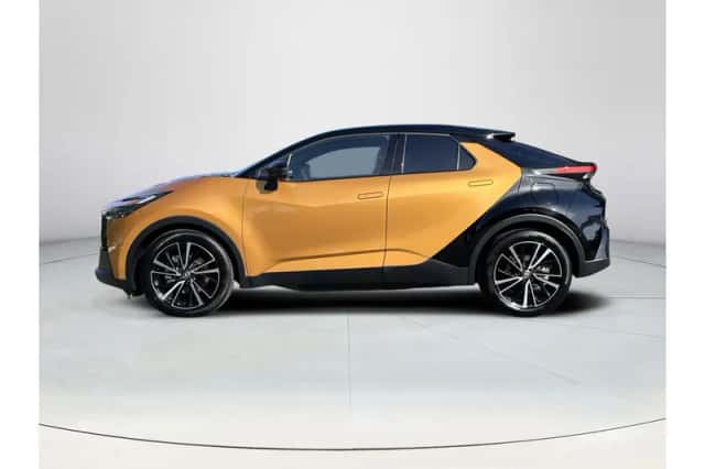 Toyota C-HR (2024) thumbnail 2