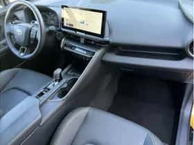 Toyota C-HR (2024) thumbnail 11