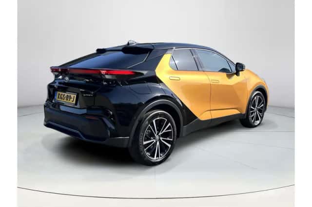 Toyota C-HR (2024) thumbnail 5