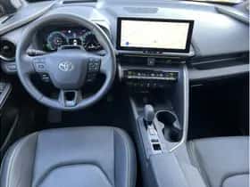 Toyota C-HR (2024) thumbnail 10