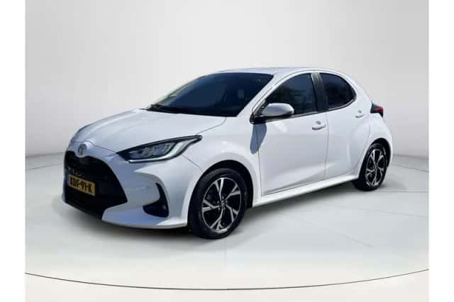 Toyota Yaris (2024) thumbnail 1