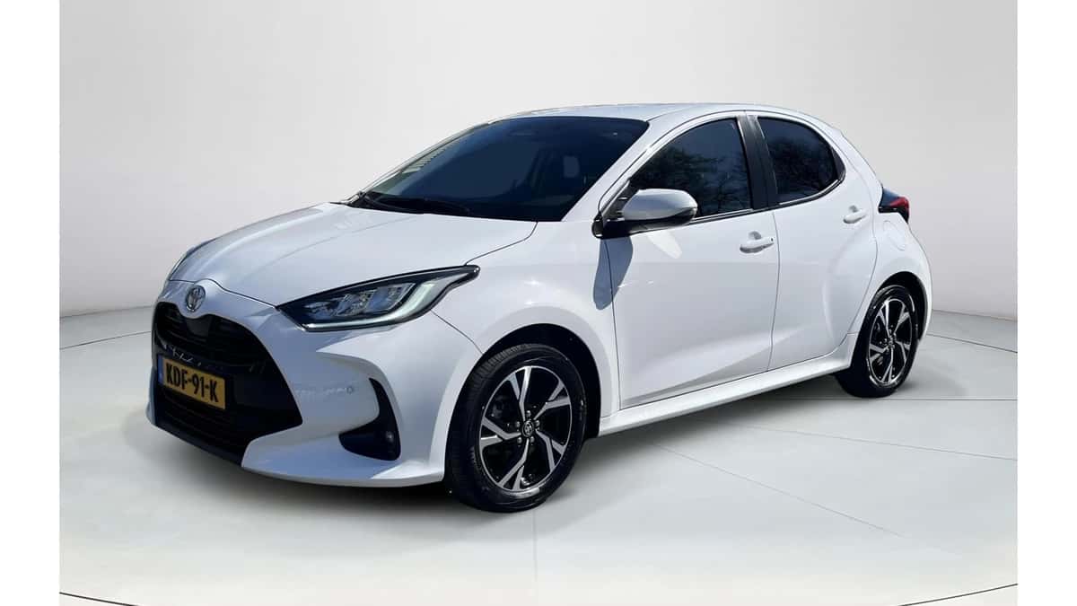 Toyota Yaris (2024) — foto 1