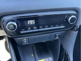 Toyota Yaris (2024) thumbnail 16