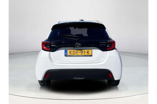 Toyota Yaris (2024) thumbnail 4