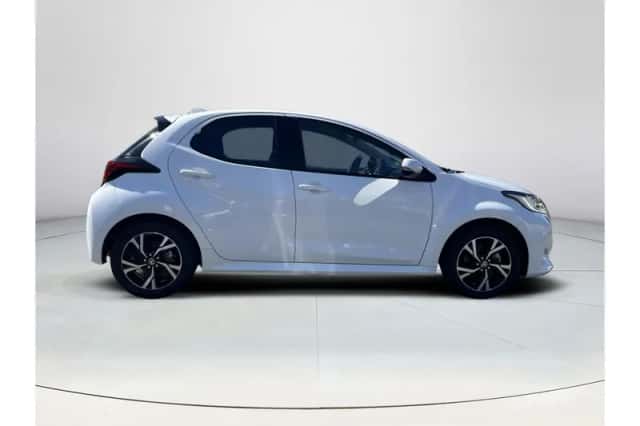 Toyota Yaris (2024) thumbnail 6